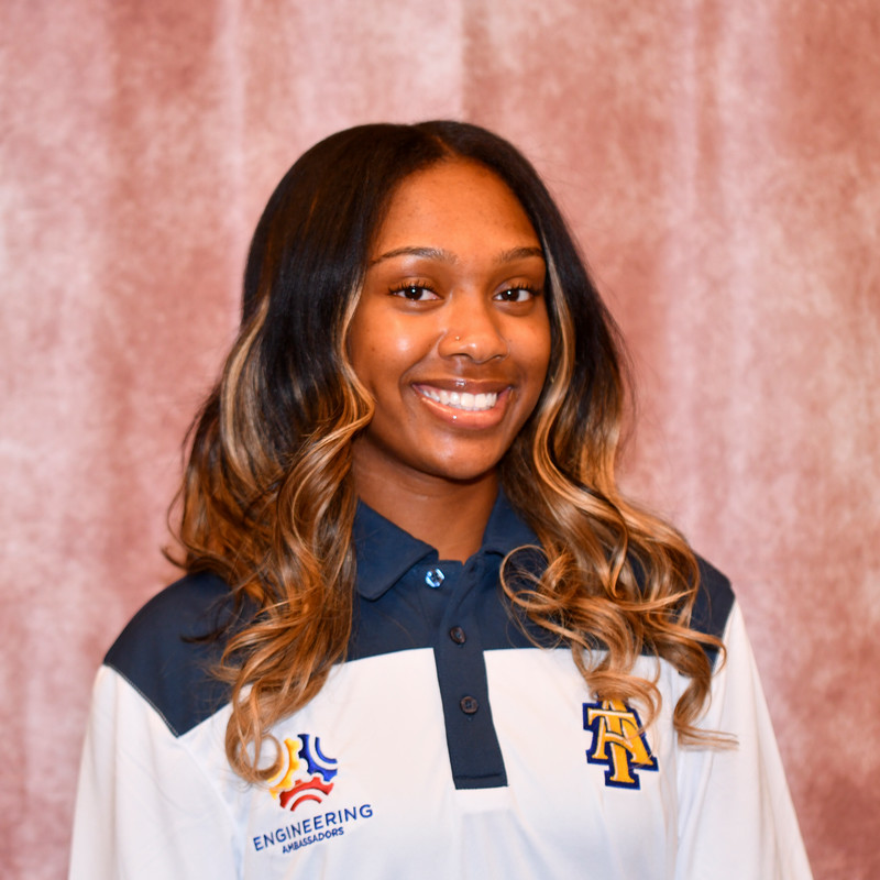 Headshot of Saniya Comas (Ambassador)